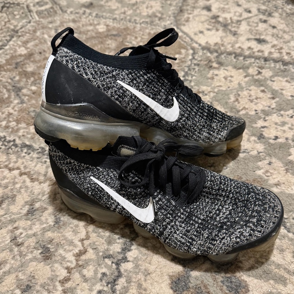 VAPORMAX Mens Nike Black and Gray Knit Sneakers